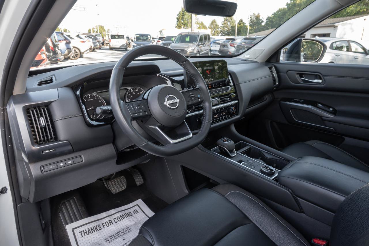 Used 2023 Nissan Pathfinder SL w/ SL Premium Package AWD/4WD image 12
