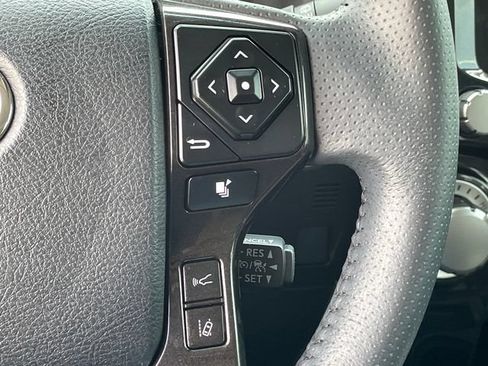 Used 2022 Toyota 4Runner TRD Off-Road Premium AWD/4WD image 21