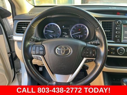 Used 2019 Toyota Highlander Limited image 18