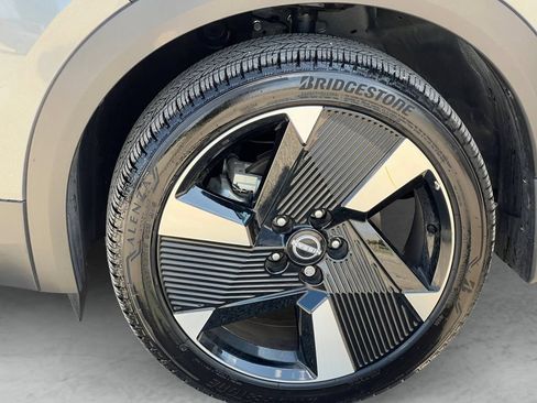 Certified 2026 Nissan Kicks SR FWD image 23