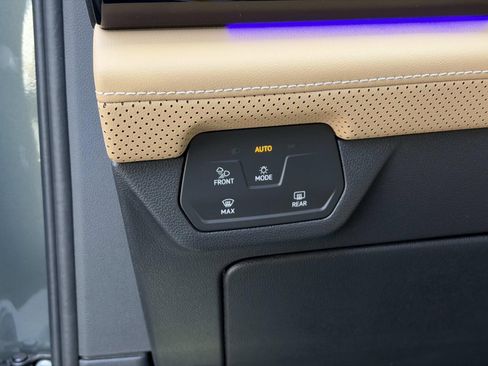 New 2026 Volkswagen Atlas Cross Sport SEL image 19