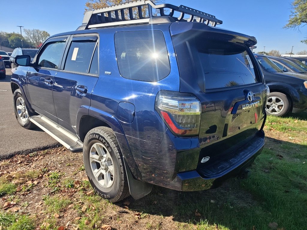 Used 2019 Toyota 4Runner SR5 AWD/4WD image 5