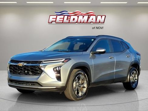 Used 2025 Chevrolet Trax LT w/ Driver Confidence Package FWD image 1