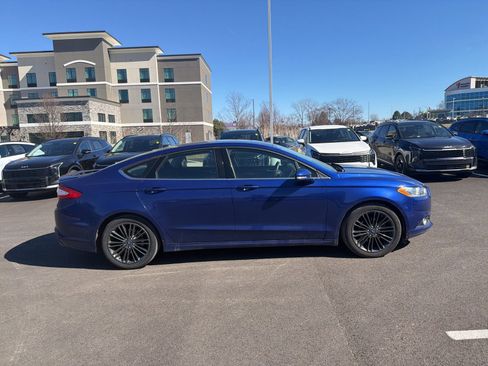 Used 2015 Ford Fusion SE w/ Equipment Group 201A image 4