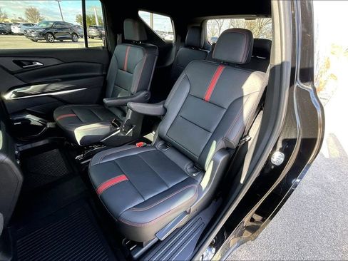 Used 2024 Chevrolet Traverse RS w/ LPO, Floor Liner Package AWD/4WD image 37