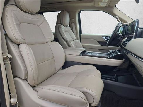 Used 2019 Lincoln Navigator Reserve w/ Cargo Package AWD/4WD image 15