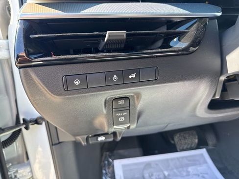 New 2025 Nissan Murano SL image 8