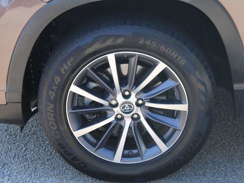 Used 2017 Toyota Highlander XLE FWD image 43