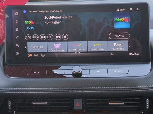 Certified 2025 Nissan Rogue SL w/ Tech Package FWD image 18