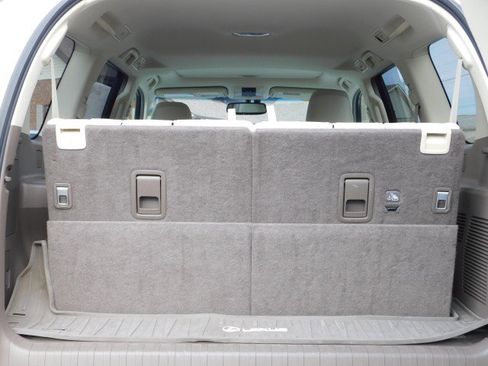 Used 2017 Lexus GX 460 image 34