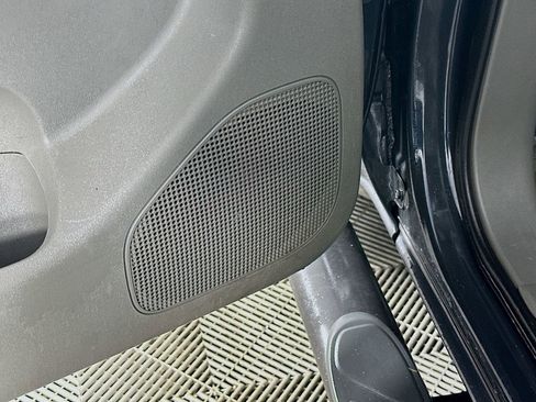 Used 2013 Nissan Frontier SV w/ SV Value Truck Pkg image 22