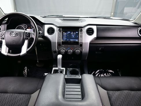 Used 2017 Toyota Tundra SR5 image 18