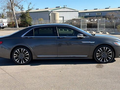 Used 2020 Lincoln Continental Reserve w/ Luxury Package image 7
