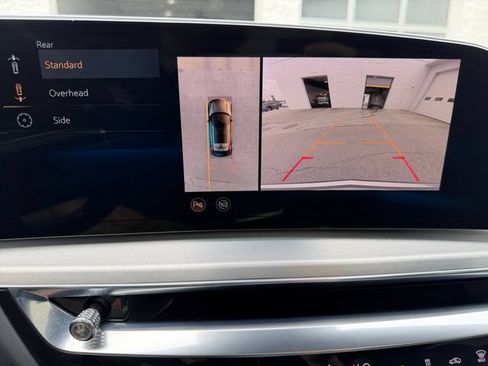 Used 2023 Cadillac Lyriq AWD image 28