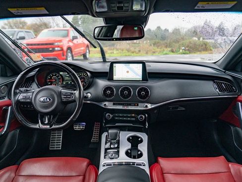Used 2021 Kia Stinger GT2 image 15