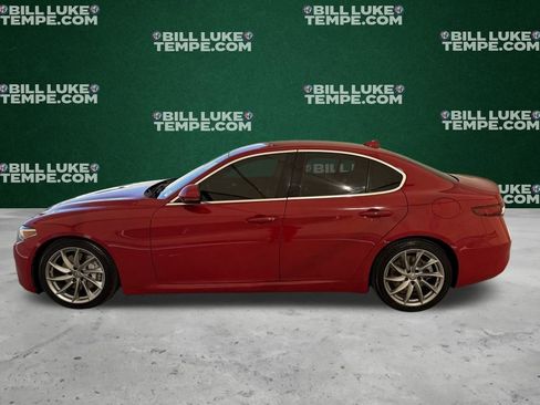 Used 2017 Alfa Romeo Giulia image 9