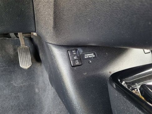 Used 2018 Toyota Prius Four Touring w/ Appearance Package image 20