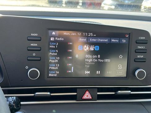 Certified 2023 Hyundai Elantra SEL image 24