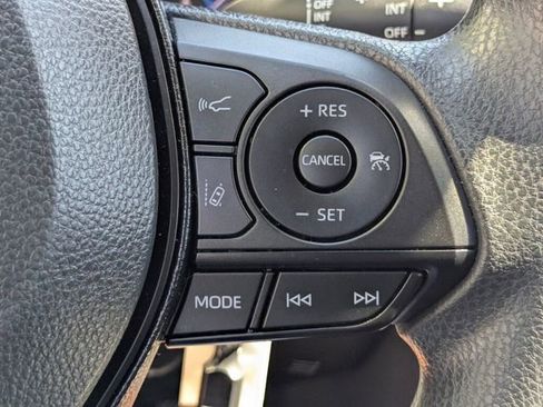 Used 2025 Toyota RAV4 LE AWD/4WD image 20
