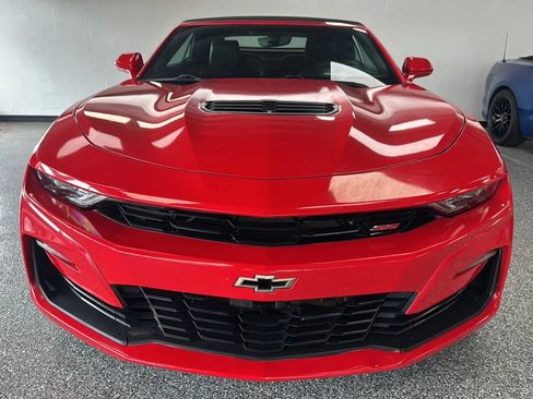 Used 2019 Chevrolet Camaro SS RWD image 8