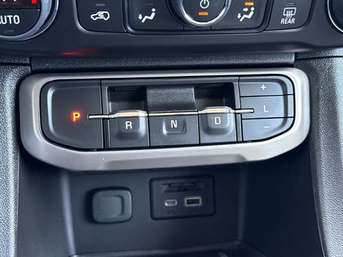 Used 2023 GMC Acadia Denali w/ Denali Technology Package image 18