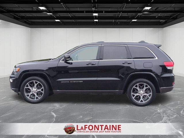 Used 2018 Jeep Grand Cherokee Limited AWD/4WD image 2