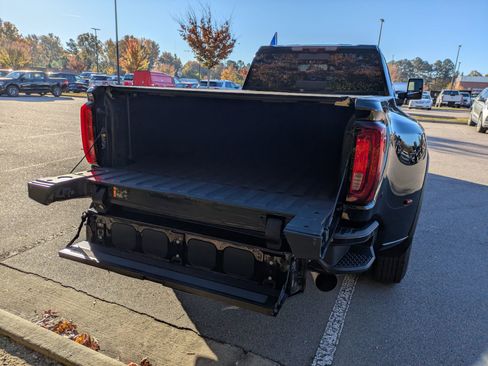 Used 2022 GMC Sierra 3500 Denali w/ Denali Ultimate Package image 36