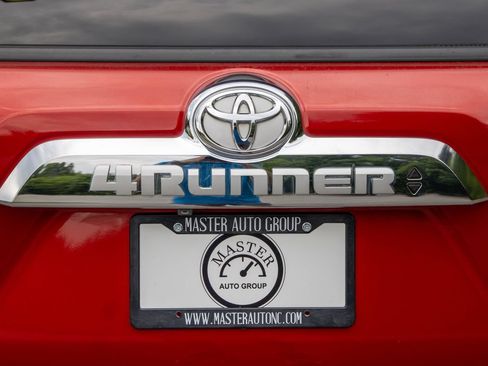 Used 2016 Toyota 4Runner Limited AWD/4WD image 49