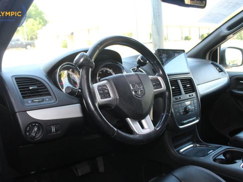 Used 2018 Dodge Grand Caravan GT image 15