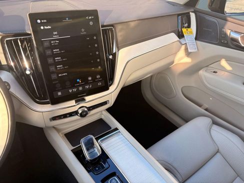 New 2026 Volvo XC60 B5 Ultra w/ Climate Package image 25