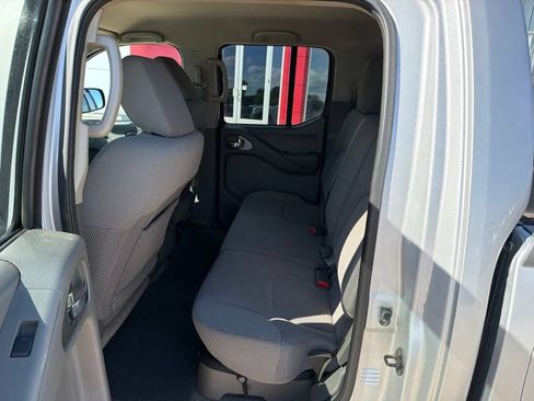 Used 2012 Nissan Frontier SV RWD image 16