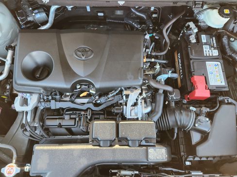 Used 2021 Toyota RAV4 XLE Premium image 40