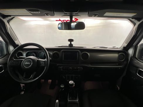 Used 2018 Jeep Wrangler Sport AWD/4WD image 9