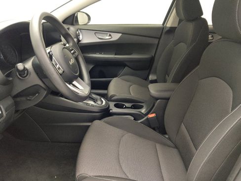 Used 2024 Kia Forte LXS w/ LXS Technology Package FWD image 17