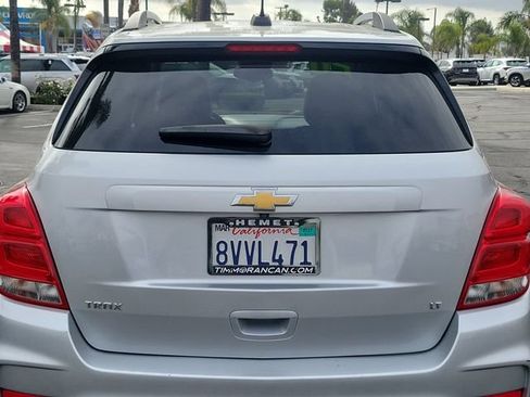 Used 2020 Chevrolet Trax LT w/ LT Convenience Package FWD image 27