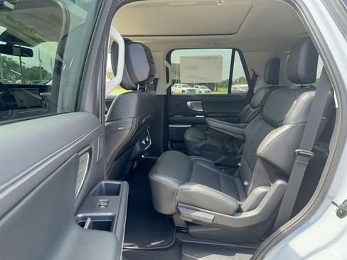 New 2027 Ford Expedition Platinum w/ Driver's Package AWD/4WD image 10