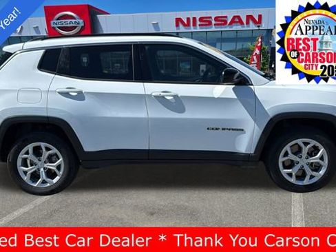 Used 2024 Jeep Compass Latitude AWD/4WD image 2
