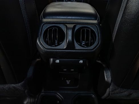 Used 2022 Jeep Gladiator Overland w/ Popular Equipment Package image 22