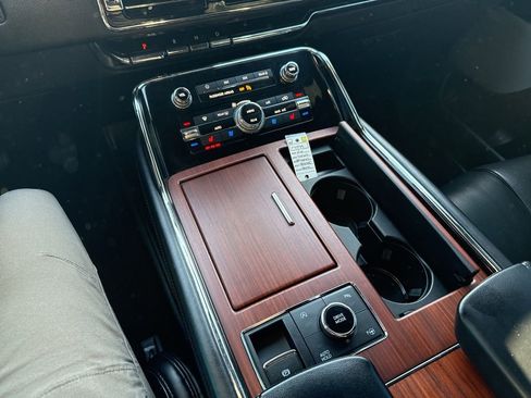 Used 2020 Lincoln Navigator Reserve w/ Equipment Group 208A Reserve image 19