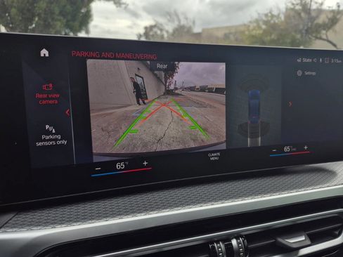 Used 2023 BMW i4 eDrive40 w/ M Sport Package image 7