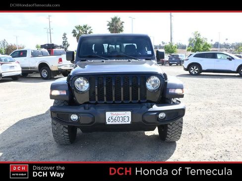 Used 2021 Jeep Gladiator Sport AWD/4WD image 2