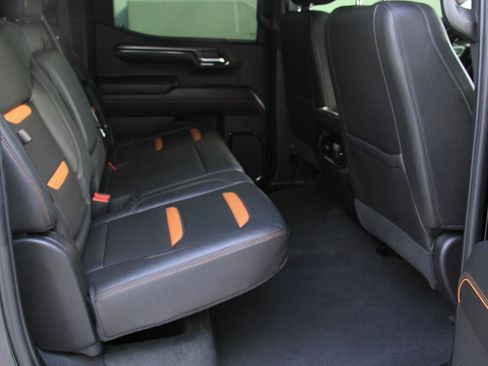 Used 2024 GMC Sierra 1500 AT4 w/ Technology Package AWD/4WD image 28