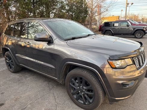 Used 2020 Jeep Grand Cherokee Altitude image 10