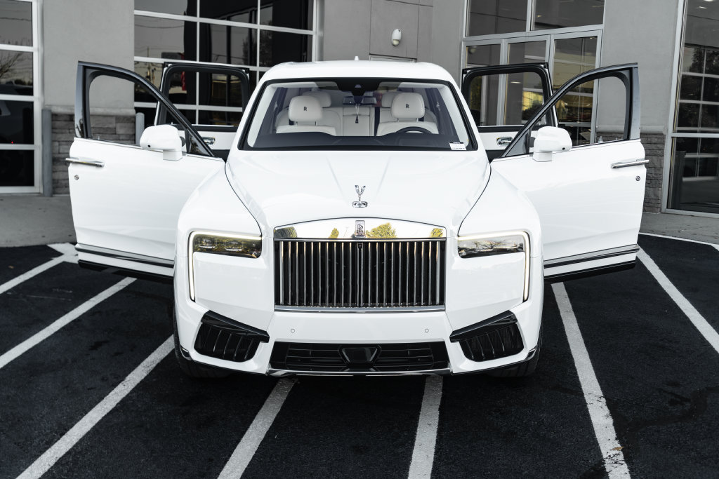 Used 2026 Rolls-Royce Cullinan AWD/4WD image 10