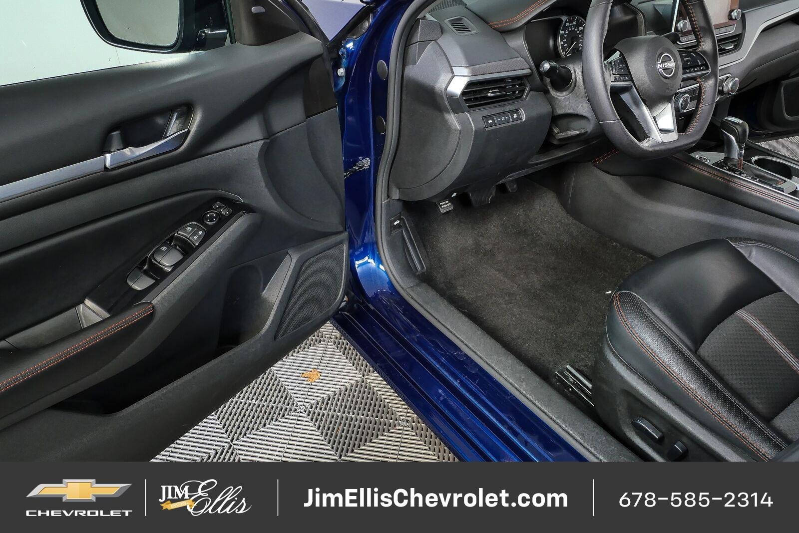 Used 2024 Nissan Altima 2.5 SR FWD image 8