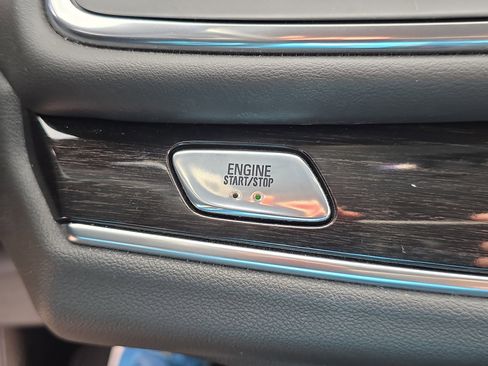 Used 2019 Buick Enclave Avenir w/ Avenir Technology Package image 32