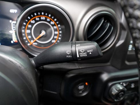 Used 2022 Jeep Gladiator Sport image 25