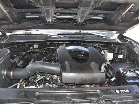 Used 2019 Toyota Tacoma TRD Sport w/ Technology Package AWD/4WD image 29