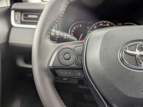 Used 2025 Toyota RAV4 XLE Premium image 18