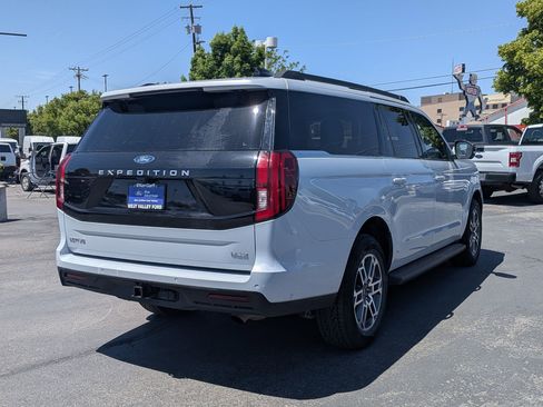 Certified 2025 Ford Expedition Max Active AWD/4WD image 3
